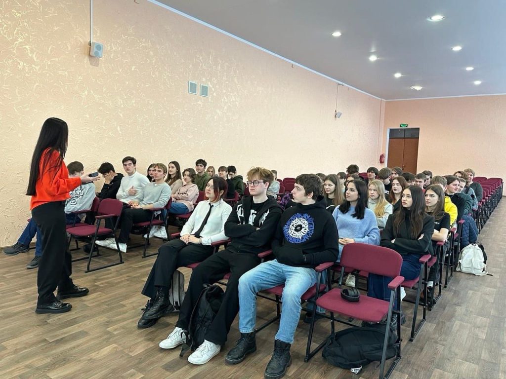 Лекція для вчителів та учнів 11 класів Черкаської спеціалізованої школи №3